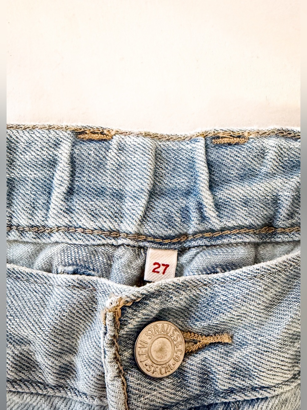 Levi's Light Blue High-Rise Denim Shorts - Picture 5 of 5